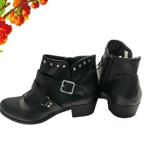 A.N.A. Booties NWT size 7 1/2 Wide black buckle/stud zipper closure foam footbd